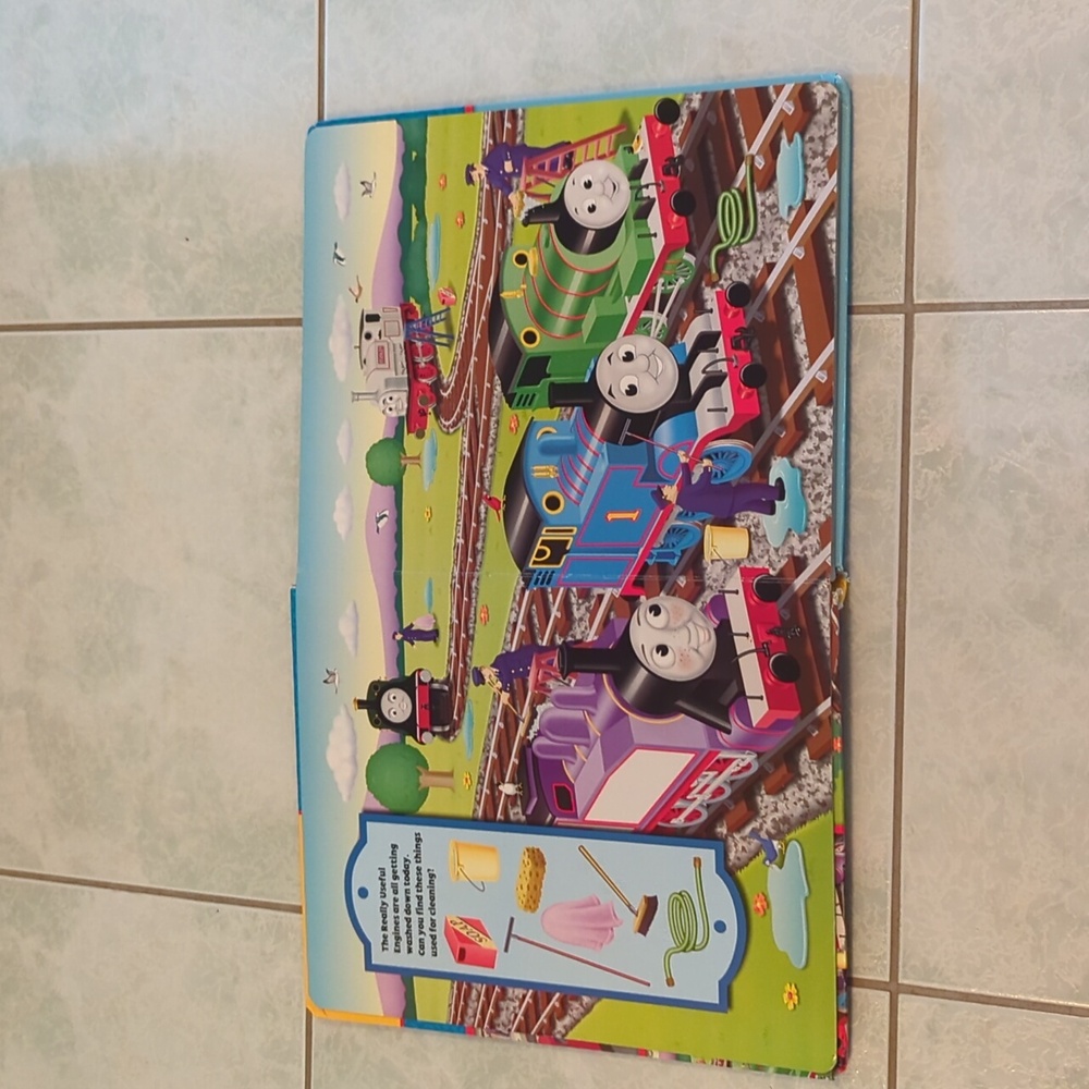 ⭐️ 5/ $25 Thomas and Friends look and find book - Picture 4 of 12